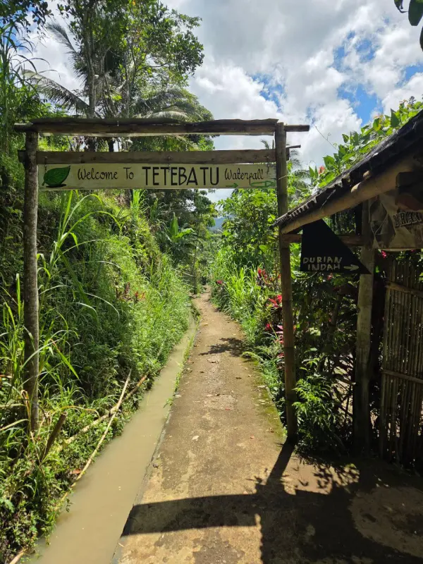 Tetebatu waterfalls ingang
